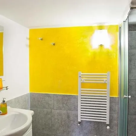 Perla Del Sud Alojamento de Acomodação e Pequeno-almoço Collepasso